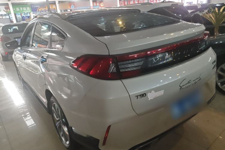 Used Venucia T90 2020 2.0L CVT Smart Connect & Smooth Drive Edition Exterior 2