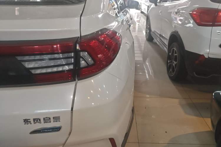 Used Venucia T90 2020 2.0L CVT Smart Connect & Smooth Drive Edition Exterior 3