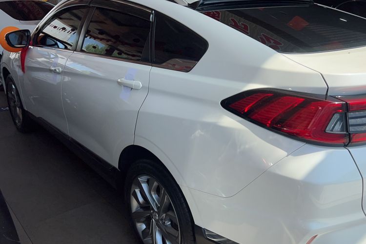 Used Venucia T90 2020 2.0L CVT Smart Connect & Smooth Drive Edition Exterior 4