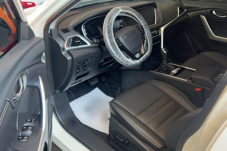 Used Venucia T90 2020 2.0L CVT Smart Connect & Smooth Drive Edition Interior 1