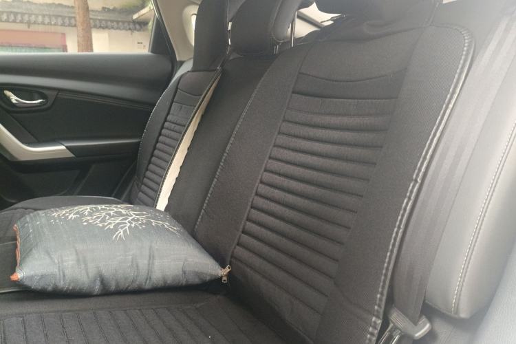 Used Venucia T90 2020 2.0L CVT Smart Connect & Smooth Drive Edition Interior 4