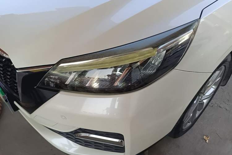 Used Venucia T90 2020 2.0L CVT Smart Connect & Smooth Drive Edition Left Front Headlight