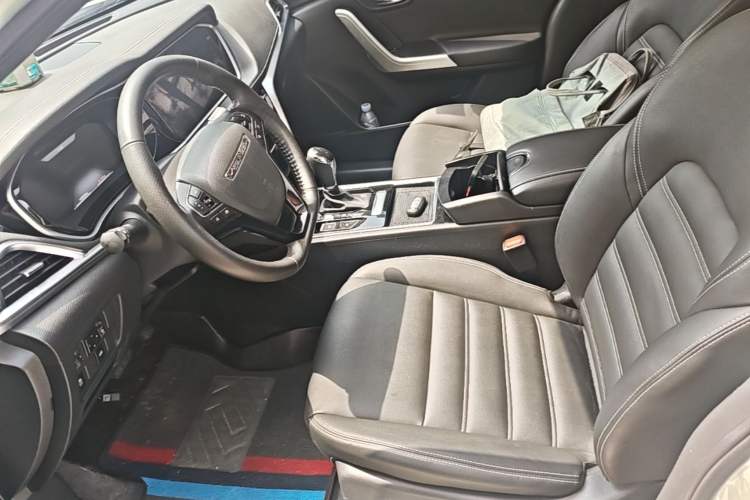 Used Venucia T90 2020 2.0L CVT Smart Connect & Smooth Drive Edition Left Front Seat