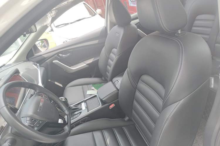 Used Venucia T90 2020 2.0L CVT Smart Connect & Smooth Drive Edition Left Front Seat