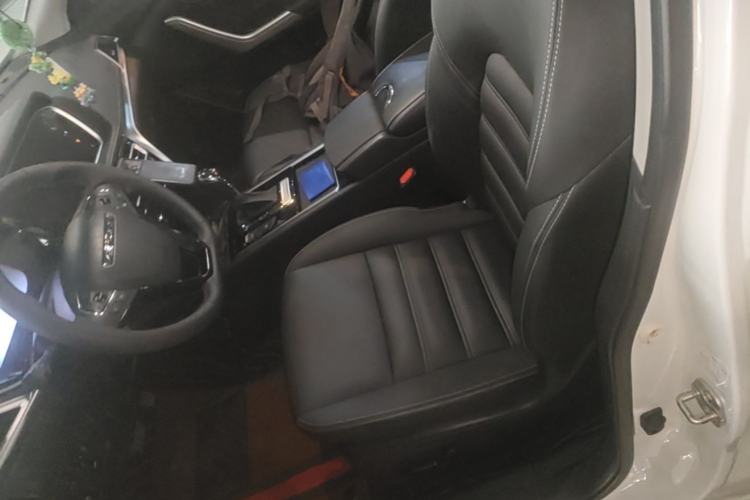 Used Venucia T90 2020 2.0L CVT Smart Connect & Smooth Drive Edition Left Front Seat