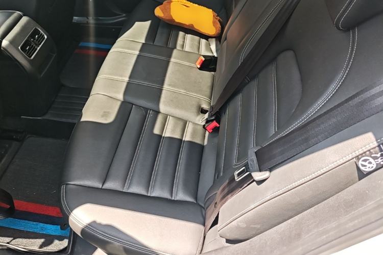 Used Venucia T90 2020 2.0L CVT Smart Connect & Smooth Drive Edition Left Rear Seat