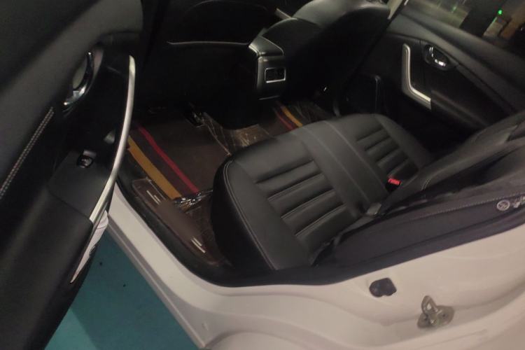 Used Venucia T90 2020 2.0L CVT Smart Connect & Smooth Drive Edition Left Rear Seat