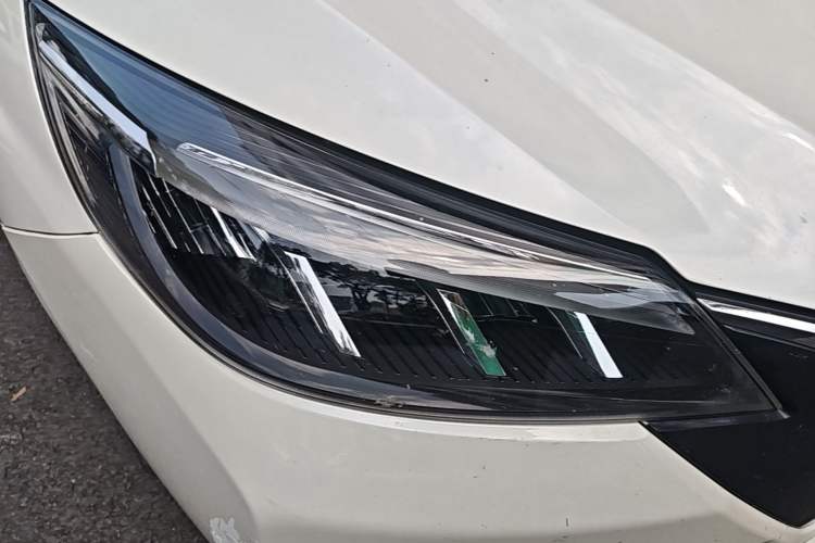 Used Venucia T90 2020 2.0L CVT Smart Connect & Smooth Drive Edition Right Front Headlight