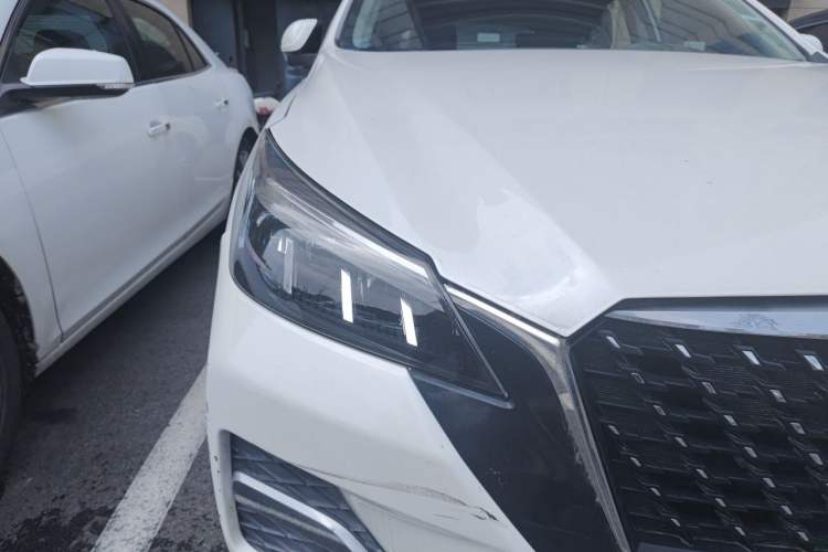 Used Venucia T90 2020 2.0L CVT Smart Connect & Smooth Drive Edition Right Front Headlight