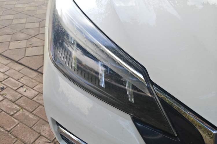 Used Venucia T90 2020 2.0L CVT Smart Connect & Smooth Drive Edition Right Front Headlight