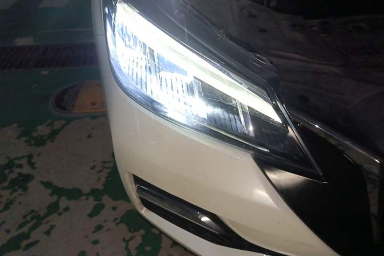 Used Venucia T90 2020 2.0L CVT Smart Connect & Smooth Drive Edition Right Front Headlight