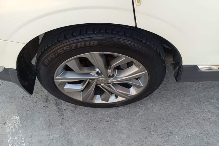 Used Venucia T90 2020 2.0L CVT Smart Connect & Smooth Drive Edition Right Rear Wheel Hub