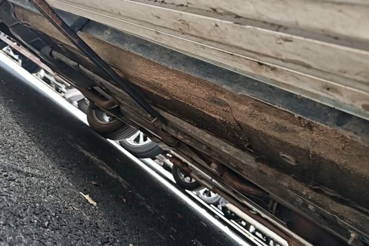 Used Venucia T90 2020 2.0L CVT Smart Connect & Smooth Drive Edition Right Side Sill