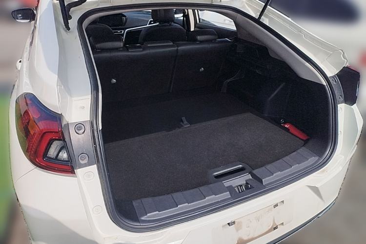 Used Venucia T90 2020 2.0L CVT Smart Connect & Smooth Drive Edition Trunk