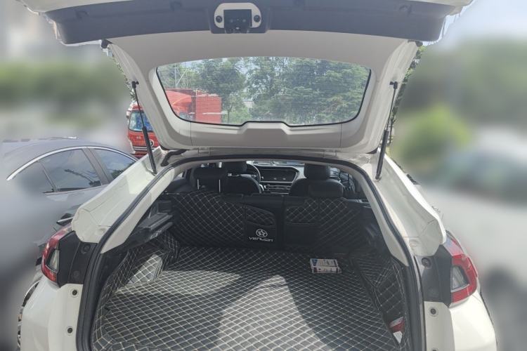 Used Venucia T90 2020 2.0L CVT Smart Connect & Smooth Drive Edition Trunk