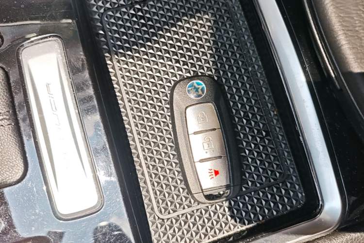 Used Venucia T90 2020 2.0L CVT Smart Connect & Smooth Drive Edition Vehicle Key