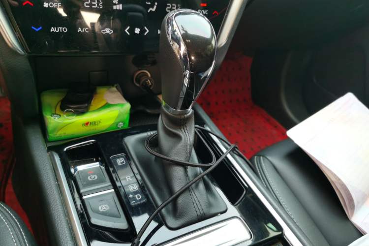 Used Venucia T90 2021 260T Mild Hybrid Automatic Smart Connect & Drive Edition Gear Lever