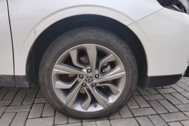 Used Venucia T90 2021 260T Mild Hybrid Automatic Smart Connect & Drive Edition Right Front Wheel Hub