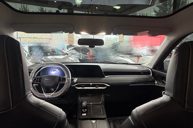Used Venucia V 2022 260T Black Horse Edition · Idol Interior 2