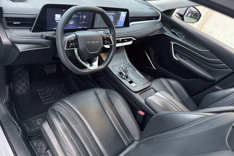 Used Venucia V 2021 260T Idol Edition Interior 5