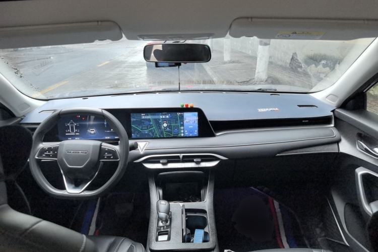 Used Venucia V 2021 260T Idol Edition Center Console