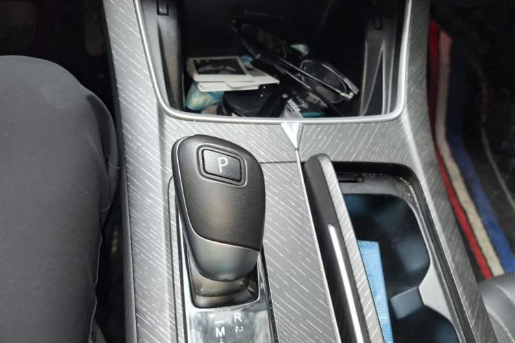 Used Venucia V 2021 260T Idol Edition Gear Lever