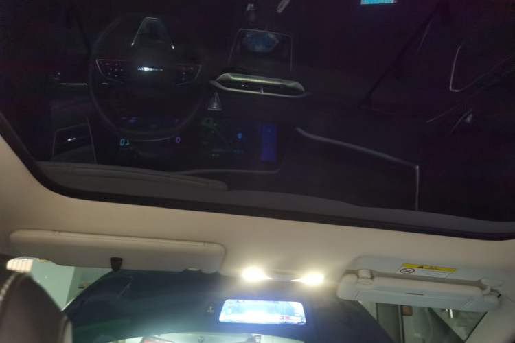 Used Venucia V 2021 260T Idol Edition Headliner