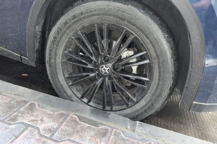 Used Venucia V 2021 260T Idol Edition Right Front Wheel Hub