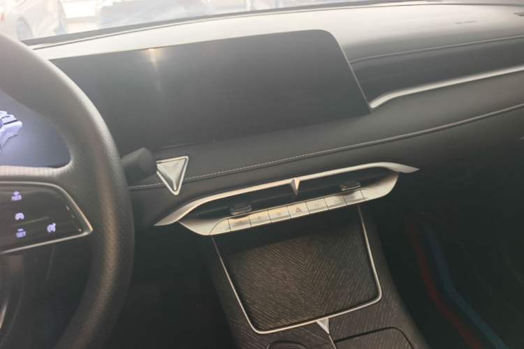 Used Venucia V 2021 260T Idol Edition Audio And AC Panel