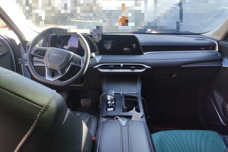 Used Venucia V 2021 260T Idol Edition Center Console