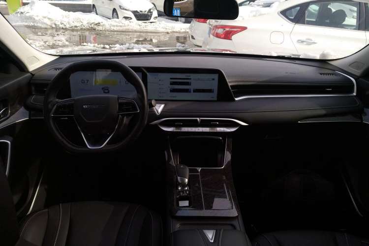 Used Venucia V 2021 260T Idol Edition Center Console