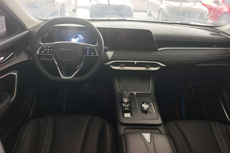 Used Venucia V 2021 260T Idol Edition Center Console