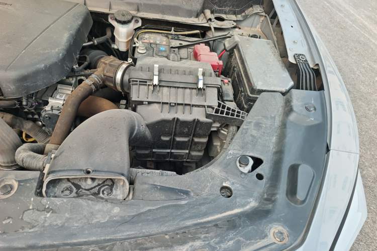 Used Venucia V 2021 260T Idol Edition Engine Bay Left