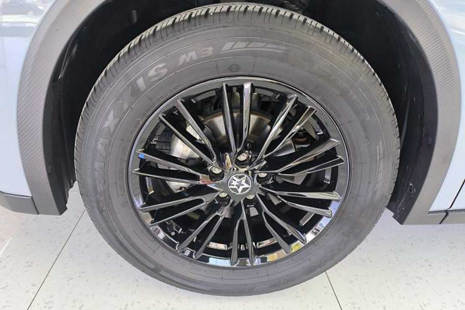 Used Venucia V 2021 260T Idol Edition Exterior 4