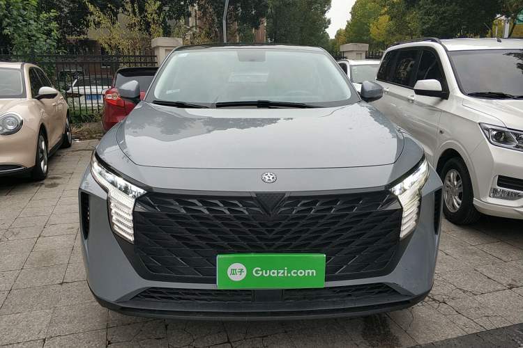 Used Venucia V 2021 260T Idol Edition Front