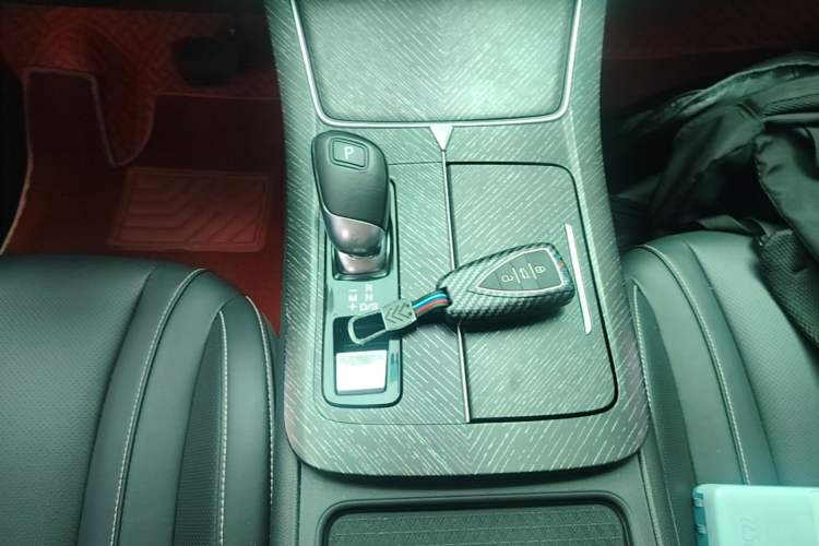 Used Venucia V 2021 260T Idol Edition Gear Lever