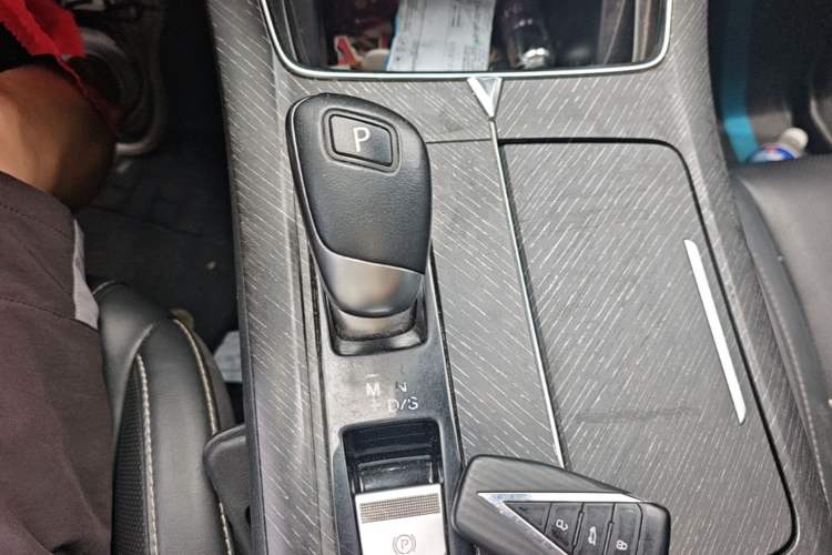 Used Venucia V 2021 260T Tianwang Edition Gear Lever