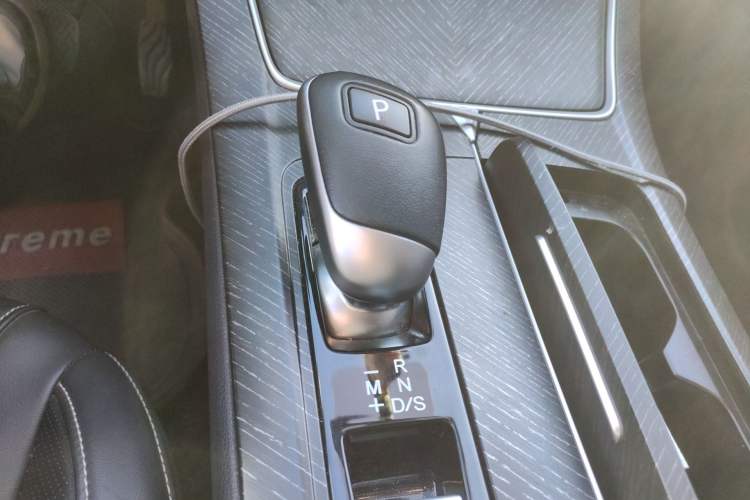 Used Venucia V 2021 260T Idol Edition Gear Lever
