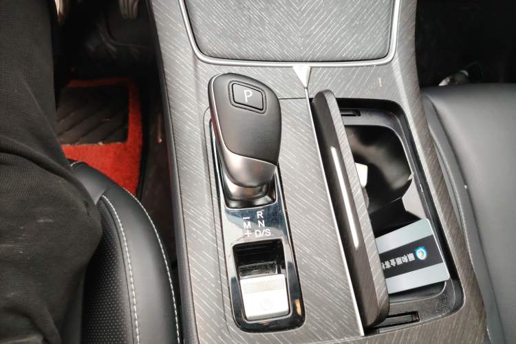 Used Venucia V 2021 260T Idol Edition Gear Lever