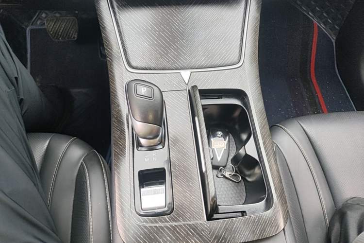 Used Venucia V 2021 260T Idol Edition Gear Lever