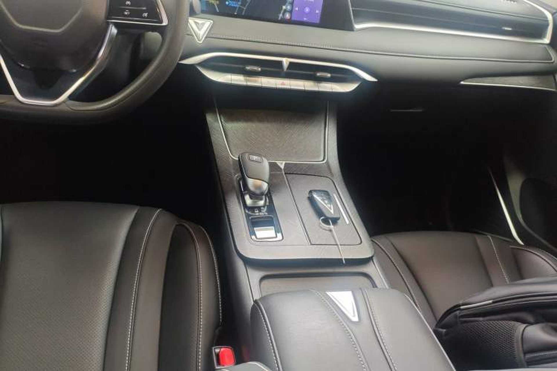 Used Venucia V 2021 260T Idol Edition Gear Lever