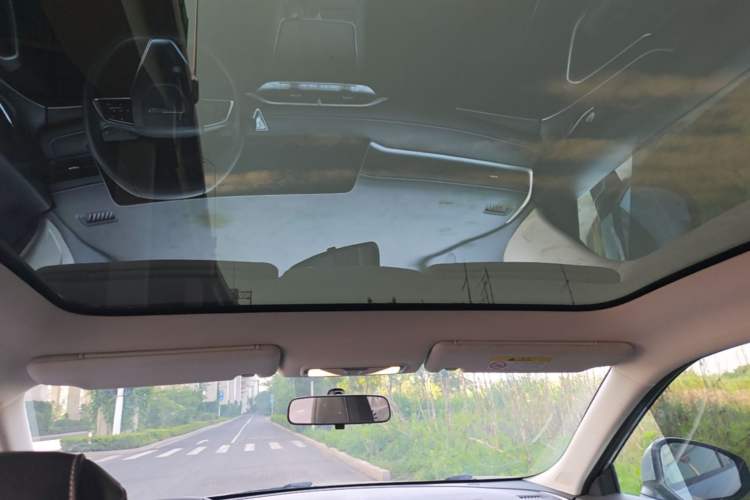 Used Venucia V 2021 260T Idol Edition Headliner