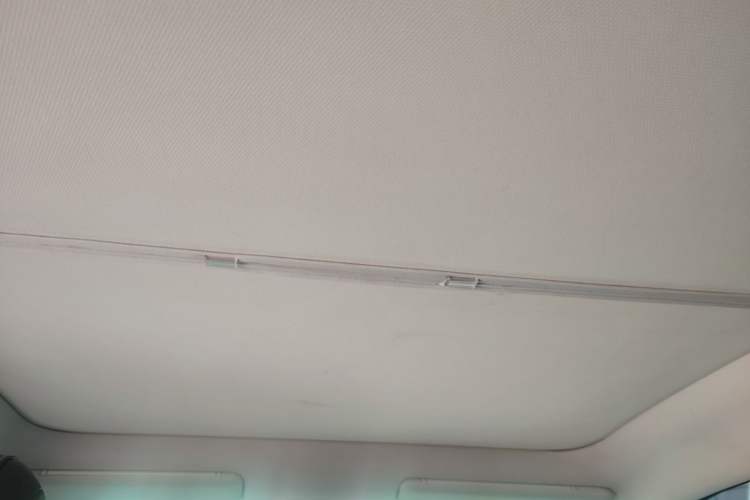 Used Venucia V 2021 260T Idol Edition Headliner