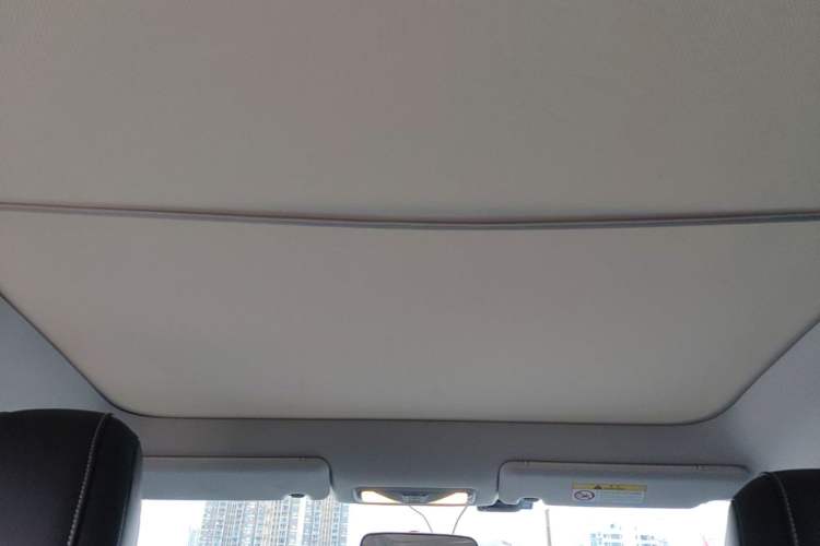 Used Venucia V 2021 260T Idol Edition Headliner