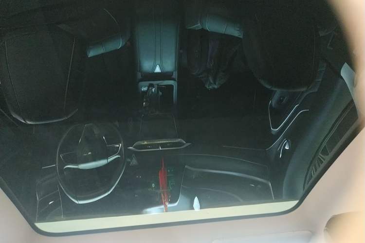 Used Venucia V 2021 260T Idol Edition Headliner