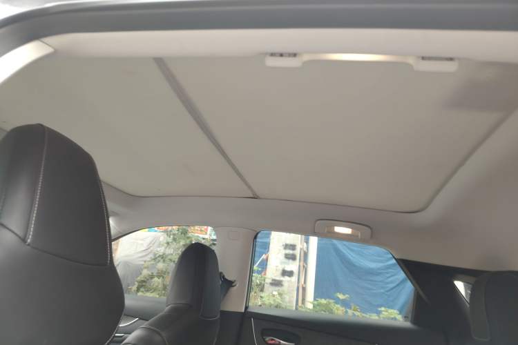 Used Venucia V 2021 260T Idol Edition Headliner
