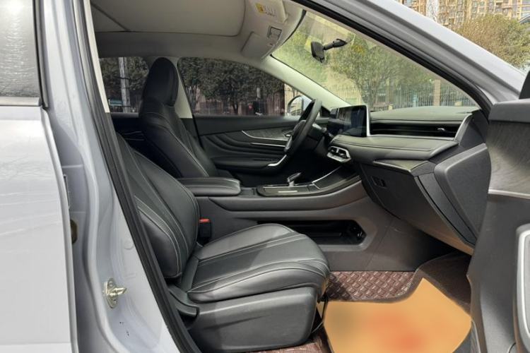 Used Venucia V 2021 260T Idol Edition Interior 8