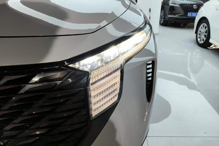 Used Venucia V 2021 260T Idol Edition Left Front Headlight