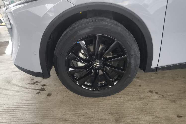 Used Venucia V 2021 260T Tianwang Edition Left Front Wheel Hub