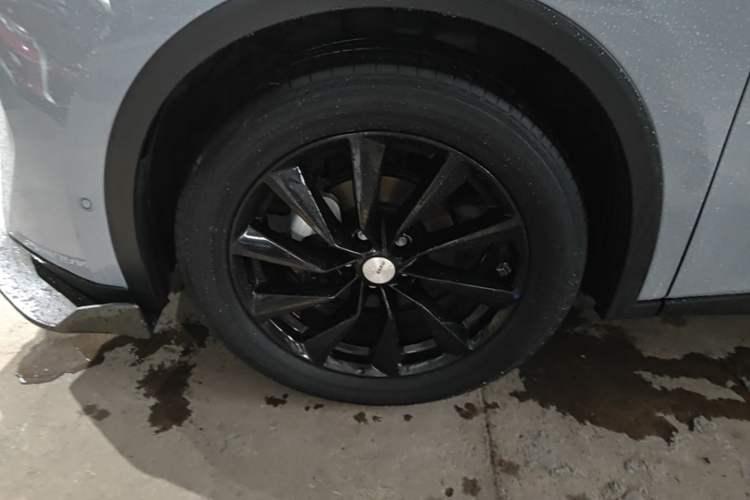 Used Venucia V 2021 260T Tianwang Edition Left Front Wheel Hub